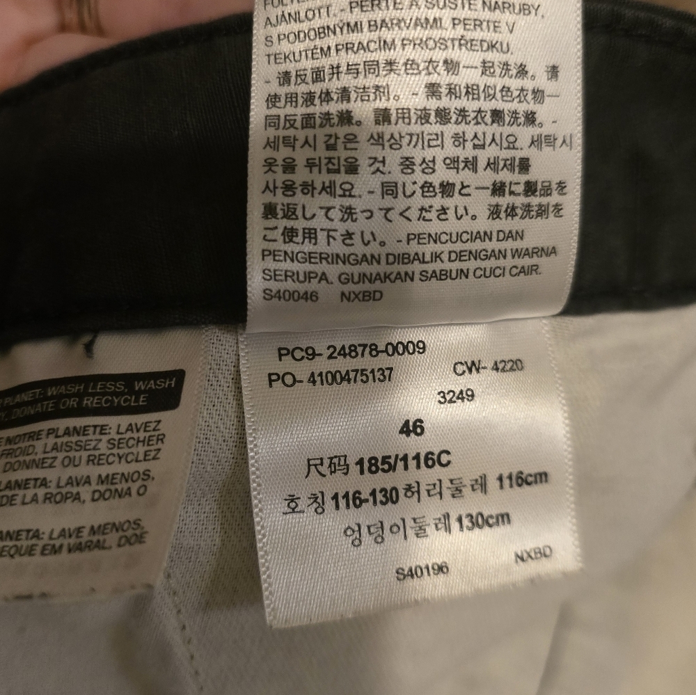 Levi Strauss & Co. Cargo Shorts Size 46 - Picture 4 of 6